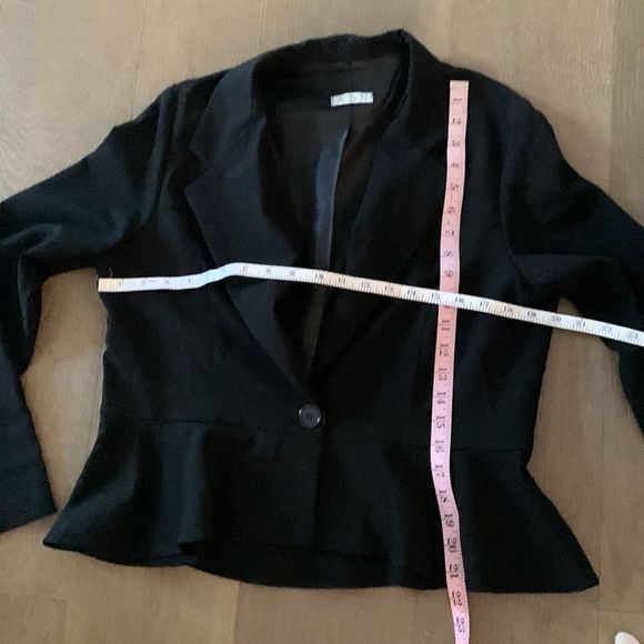 ABN One Button Peplum Bottom Lightweight Jacket - Picture 3 of 8